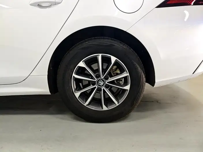 BYD Qin PLUS DM 2024 Model Honor Edition DM-i 55KM Leading Model – фото 9