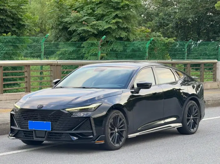 Changan UNI-V 2022 Model 1.5T Sports Edition