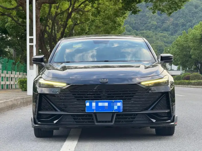 Changan UNI-V 2022 Model 1.5T Sports Edition