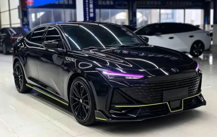 Changan UNI-V 2022 Model 1.5T Sports Edition