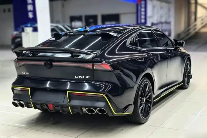 Changan UNI-V 2022 Model 1.5T Sports Edition – фото 6