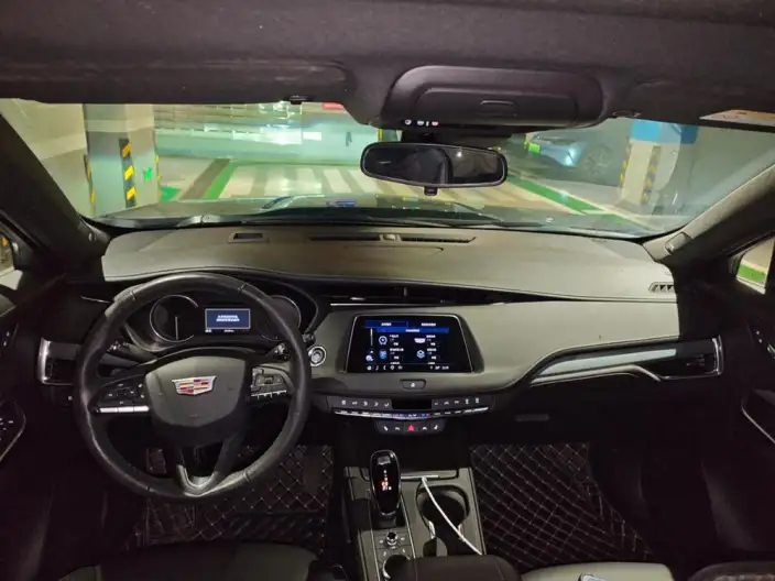 Cadillac XT4 2022 Model 28T 2WD Luxury Model – фото 5