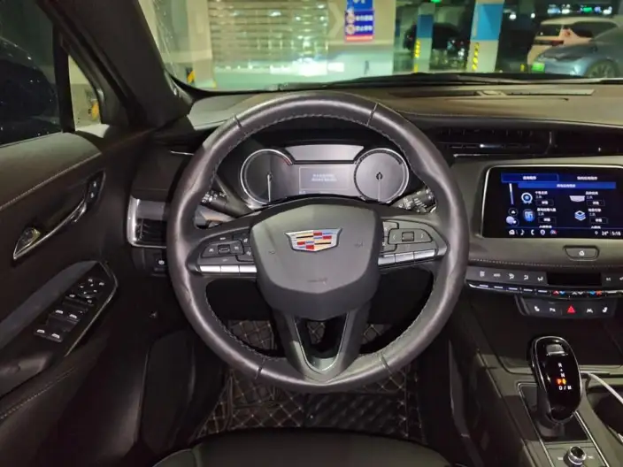 Cadillac XT4 2022 Model 28T 2WD Luxury Model – фото 7