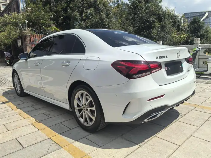 Mercedes-Benz A-class 2022 Model Facelift A 200 L Sports sedan Fashion Edition