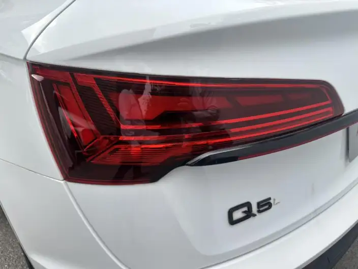 Audi Q5L Sportback 2021 Model 40 TFSI Luxury Model – фото 8