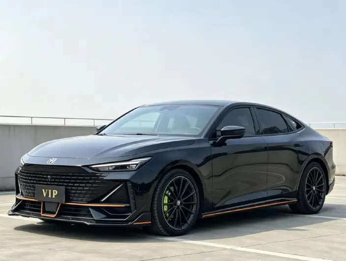 Changan UNI-V 2022 Model 1.5T Sports Edition – фото 1