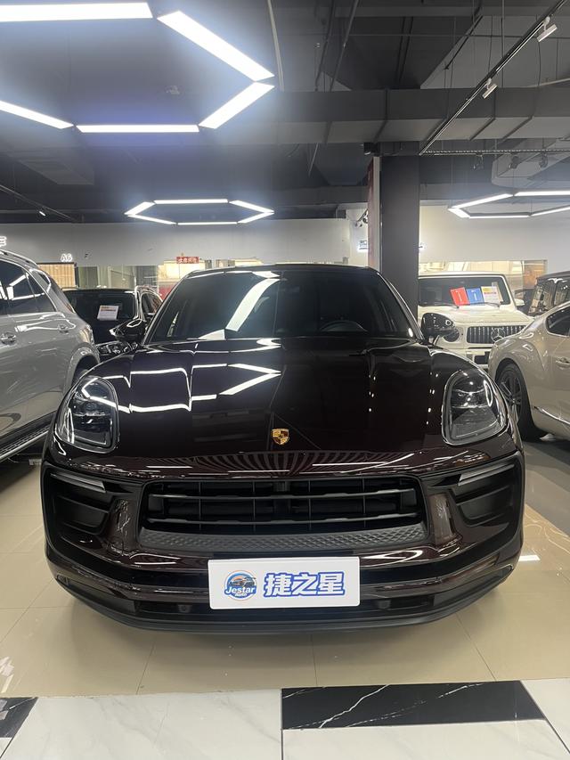 Macan Раздел 2023 комплектация Macan 2.0T – фото 2