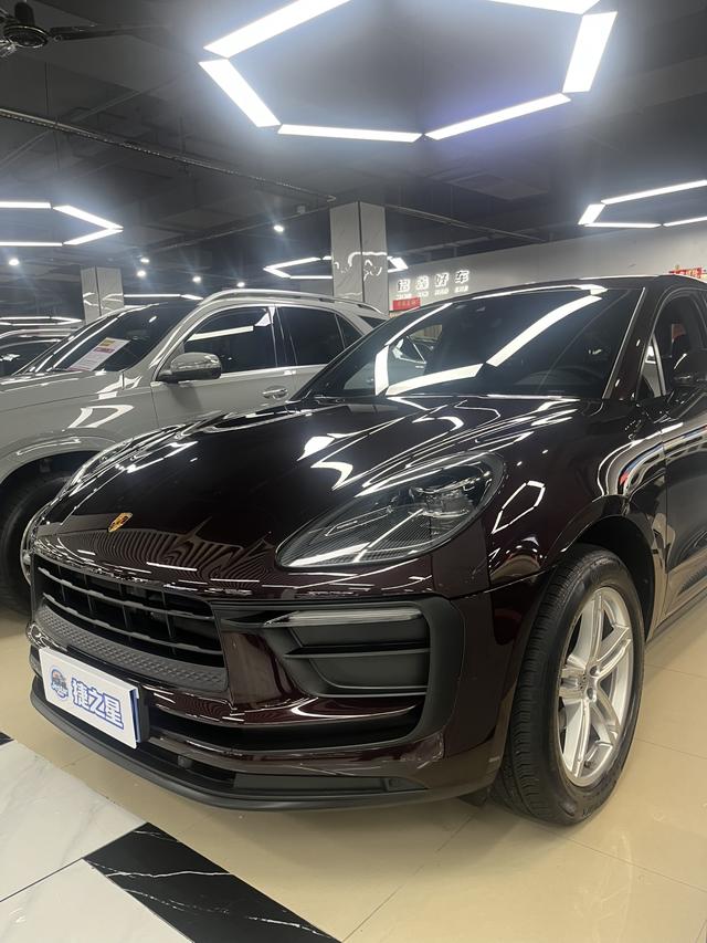 Macan Раздел 2023 комплектация Macan 2.0T – фото 3