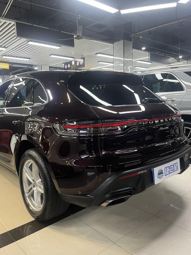 Macan Раздел 2023 комплектация Macan 2.0T – фото 4