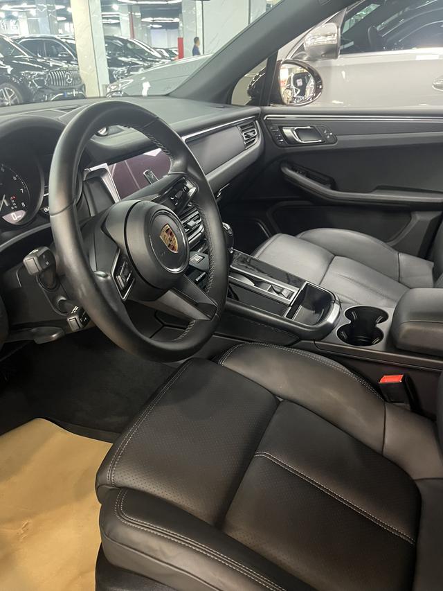Macan Раздел 2023 комплектация Macan 2.0T – фото 6