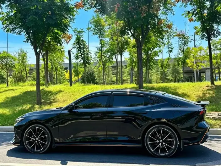 Changan UNI-V 2022 Model 1.5T Sports Edition – фото 3