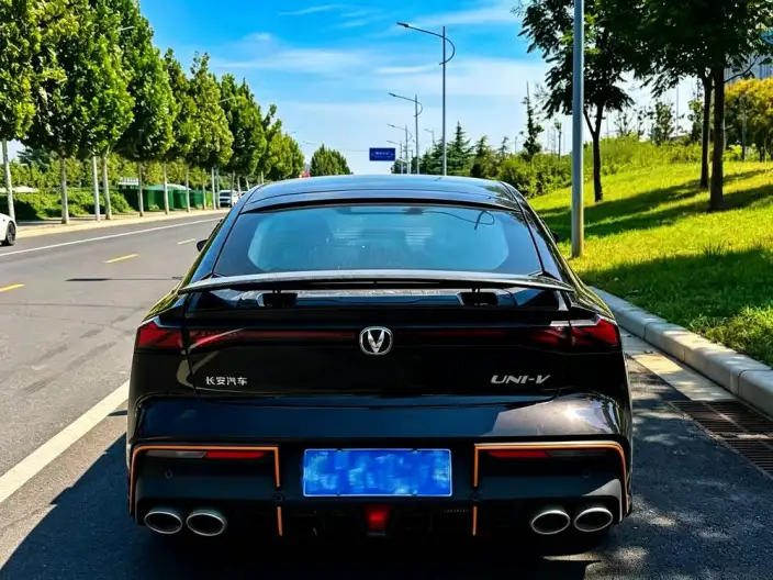Changan UNI-V 2022 Model 1.5T Sports Edition – фото 5