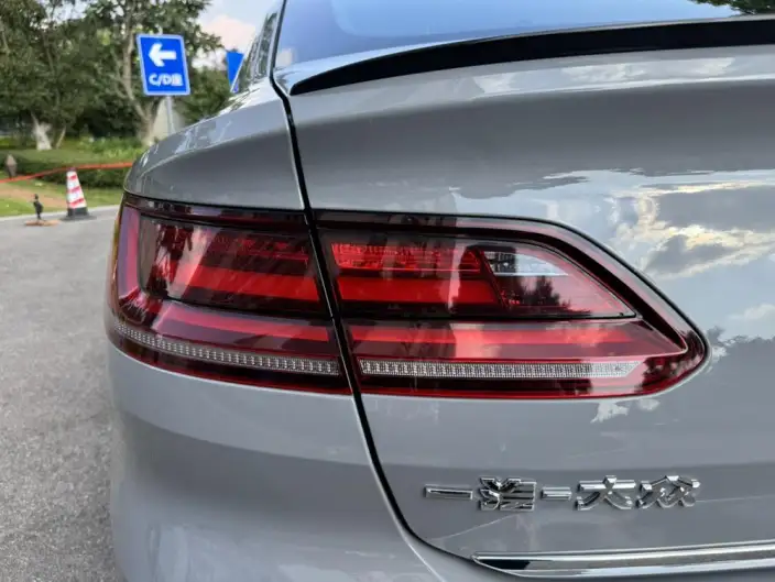 Volkswagen CC 2021 Model 330TSI Dazzling version – фото 9