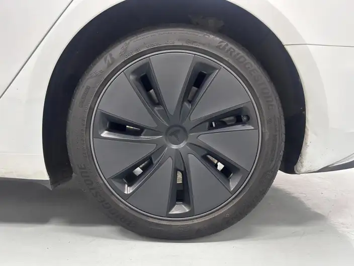 Model 3 2025 Model Facelift Rear-wheel drive version – фото 9