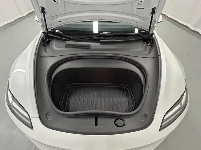 Model 3 2025 Model Facelift Rear-wheel drive version – фото 10
