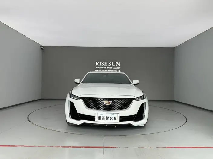 Cadillac CT5 2022 Model 28T Fashion Model