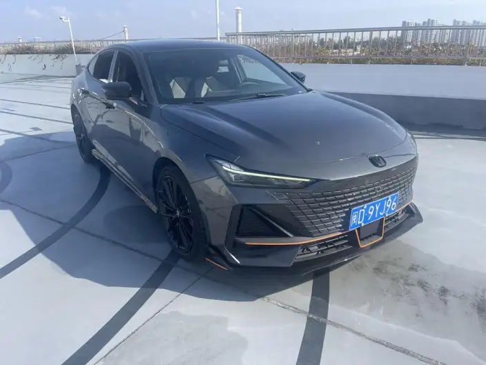 Changan UNI-V 2022 Model 1.5T Sports Edition – фото 3