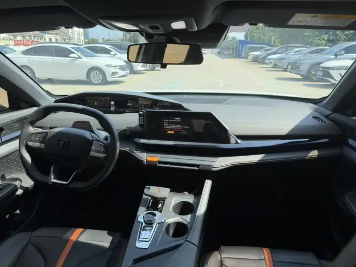 Changan UNI-V 2024 Model 1.5T Noble Model – фото 9