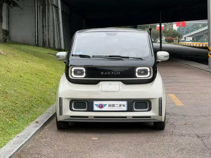 Baojun KiWi EV 2022 Model Designer Light Edition Lithium Iron Phosphate