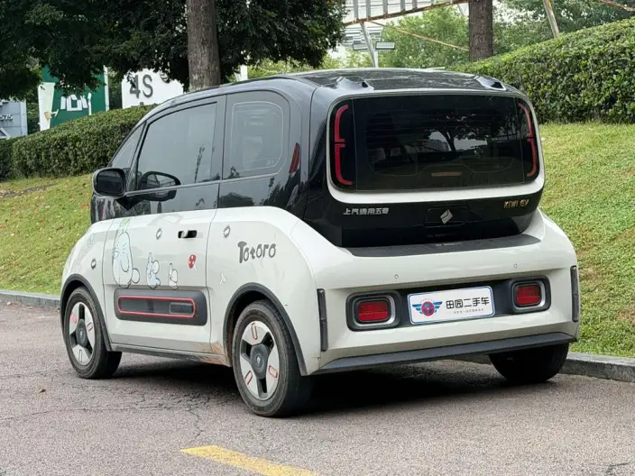 Baojun KiWi EV 2022 Model Designer Light Edition Lithium Iron Phosphate