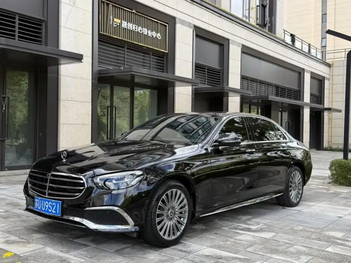 Mercedes-Benz E-Class 2023 Model E 300 L Fashion Model sedan – фото 1