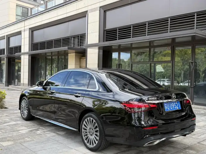 Mercedes-Benz E-Class 2023 Model E 300 L Fashion Model sedan – фото 5