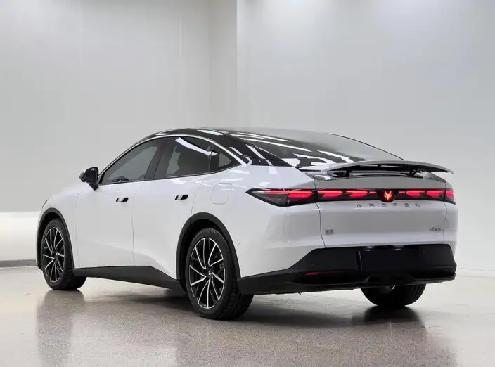 Arcfox α-S 5 2024 Model 560MAX 185kW – фото 5