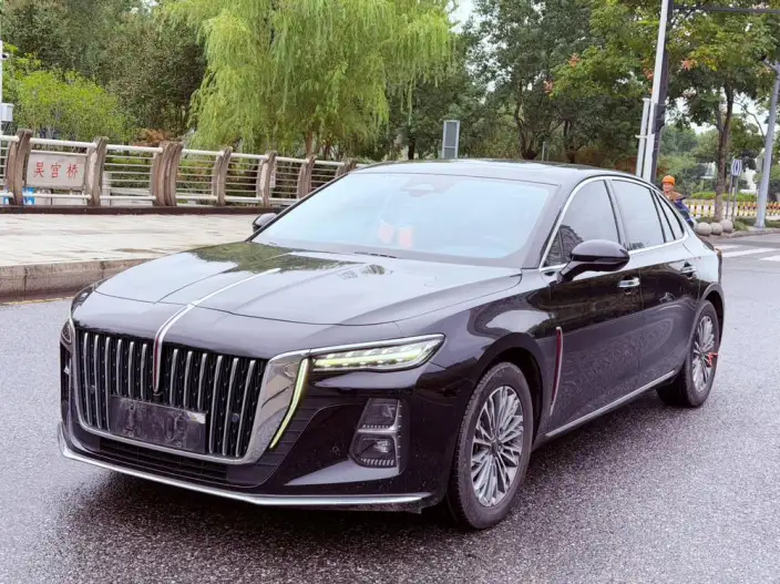 Hongqi H5 2023 Model 2.0T Automatic Smart Flag Enjoy Edition