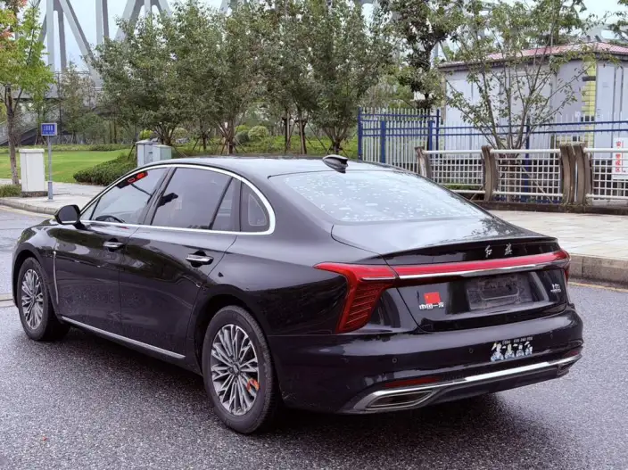 Hongqi H5 2023 Model 2.0T Automatic Smart Flag Enjoy Edition – фото 5