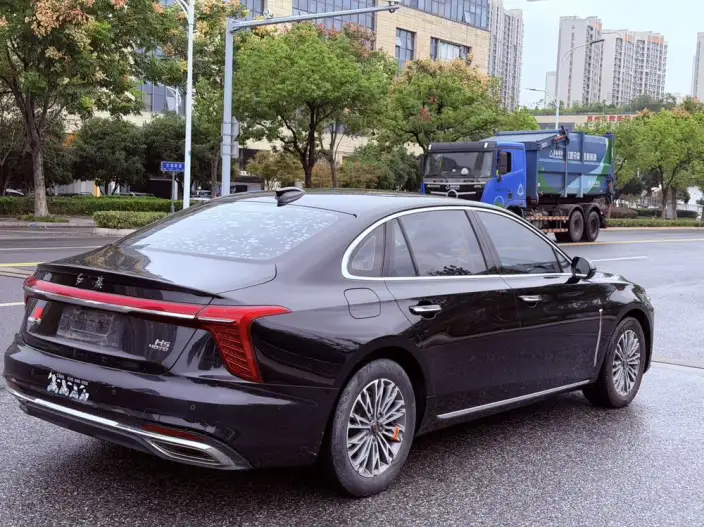Hongqi H5 2023 Model 2.0T Automatic Smart Flag Enjoy Edition – фото 7
