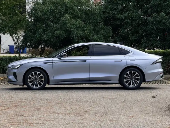 Lincoln Z 2022 Model i Xiang Zun Shang Edition