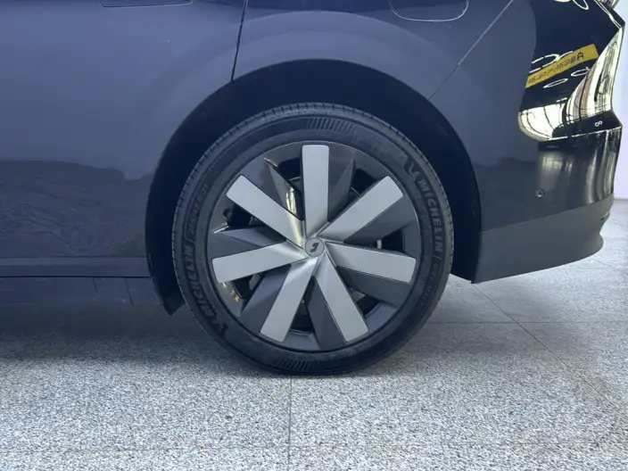 Li Auto i6 2025 Model 4WD Standard Edition – фото 9