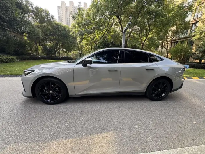 Changan UNI-V 2023 Model 1.5T Noble Model