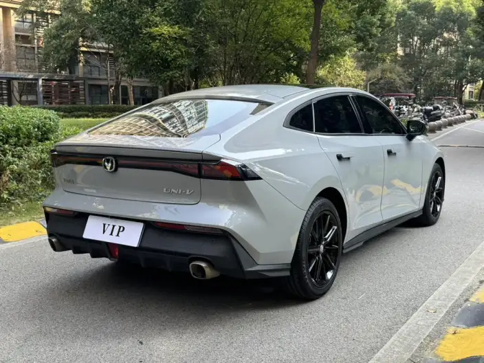 Changan UNI-V 2023 Model 1.5T Noble Model – фото 7