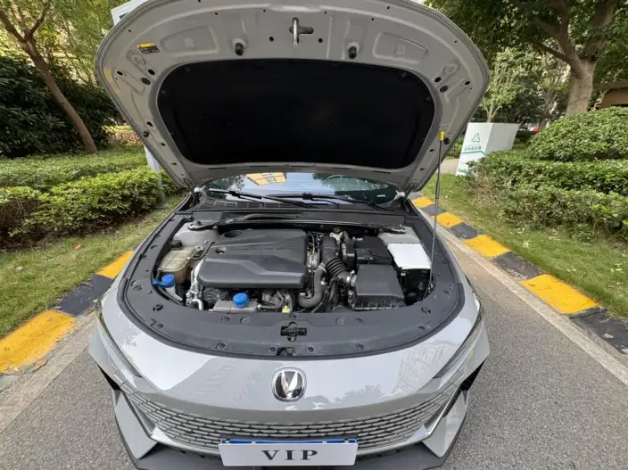 Changan UNI-V 2023 Model 1.5T Noble Model – фото 8