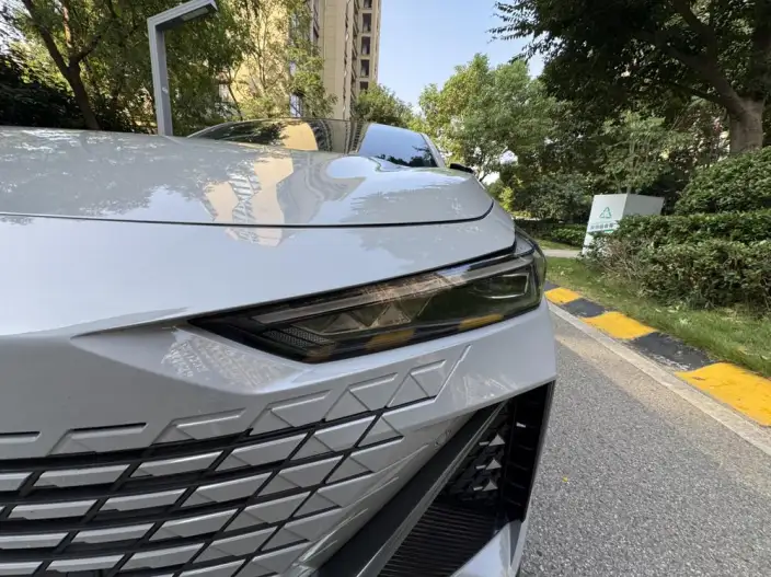 Changan UNI-V 2023 Model 1.5T Noble Model – фото 10