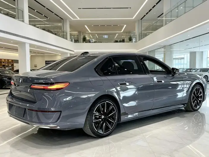BMW i7 2023 Model eDrive50L Leading Model Luxury Set – фото 5
