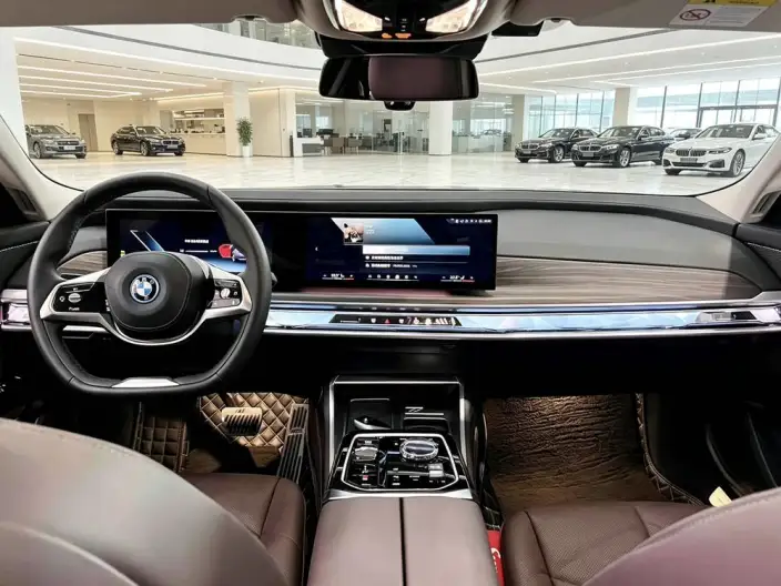 BMW i7 2023 Model eDrive50L Leading Model Luxury Set – фото 6