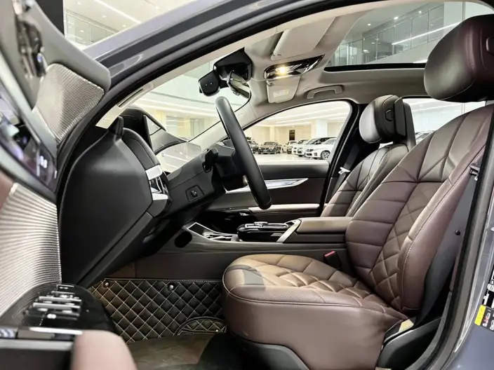 BMW i7 2023 Model eDrive50L Leading Model Luxury Set – фото 8