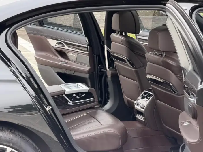 BMW 7 Series 2021 Model 730Li M Sports Set – фото 5