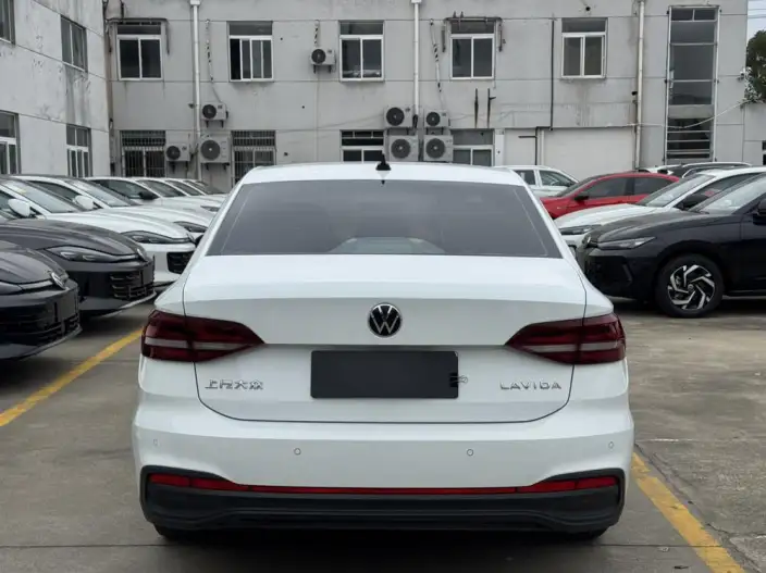 Volkswagen Lavida 2024 Model 1.5L Automatic Deyi Edition – фото 5