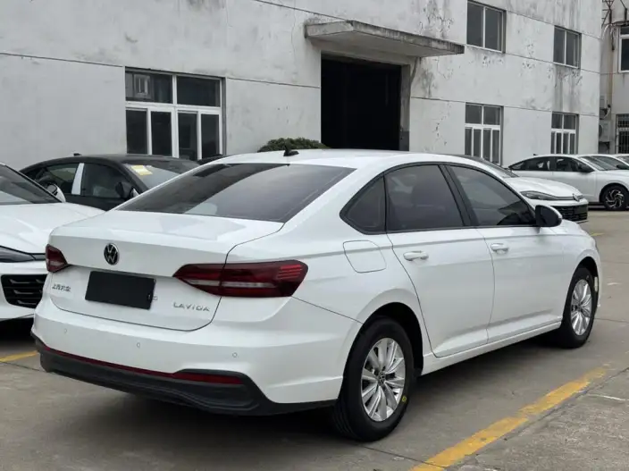 Volkswagen Lavida 2024 Model 1.5L Automatic Deyi Edition – фото 6