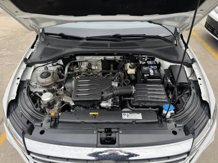 Volkswagen Lavida 2024 Model 1.5L Automatic Deyi Edition – фото 8
