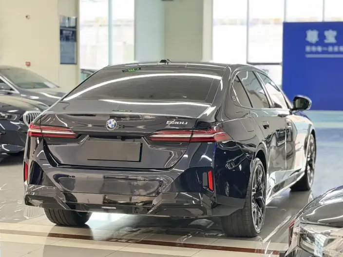 BMW 5 Series 2025 Model 530Li Exclusive Model M Sports Set – фото 6