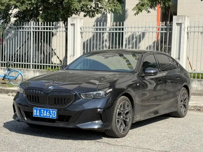 BMW 5 Series 2025 Model Facelift 530Li Exclusive Model M Sports Set – фото 1