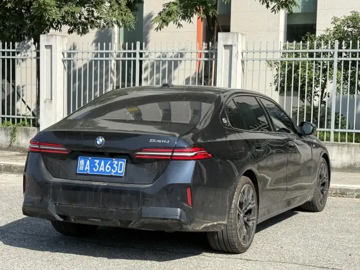BMW 5 Series 2025 Model Facelift 530Li Exclusive Model M Sports Set – фото 6