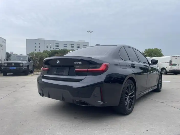 BMW 3 Series 2023 Model 330i M Sports Night Set – фото 6