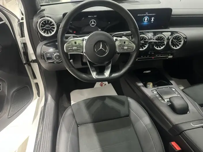 Mercedes-Benz A-class 2022 Model A 200 L Sports sedan Dynamic Edition – фото 9