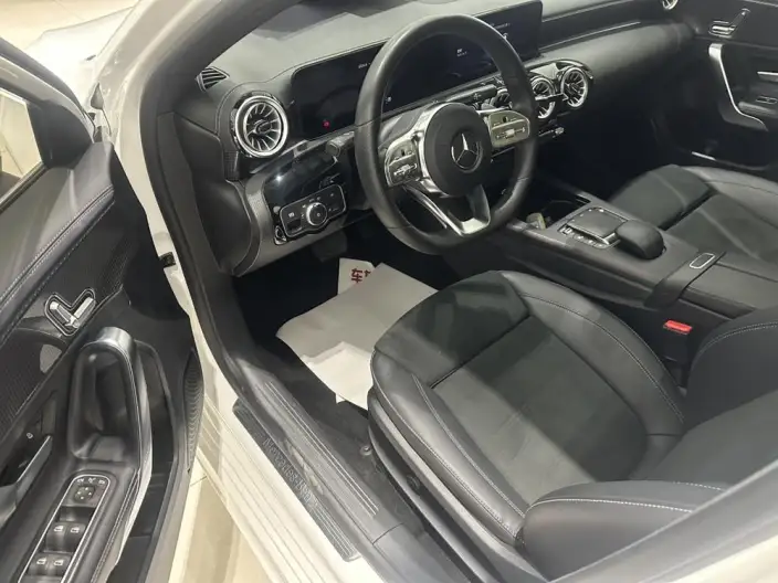 Mercedes-Benz A-class 2022 Model A 200 L Sports sedan Dynamic Edition – фото 10