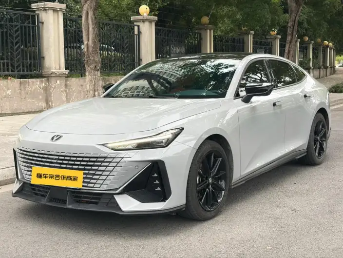 Changan UNI-V 2022 Model 1.5T Noble Model